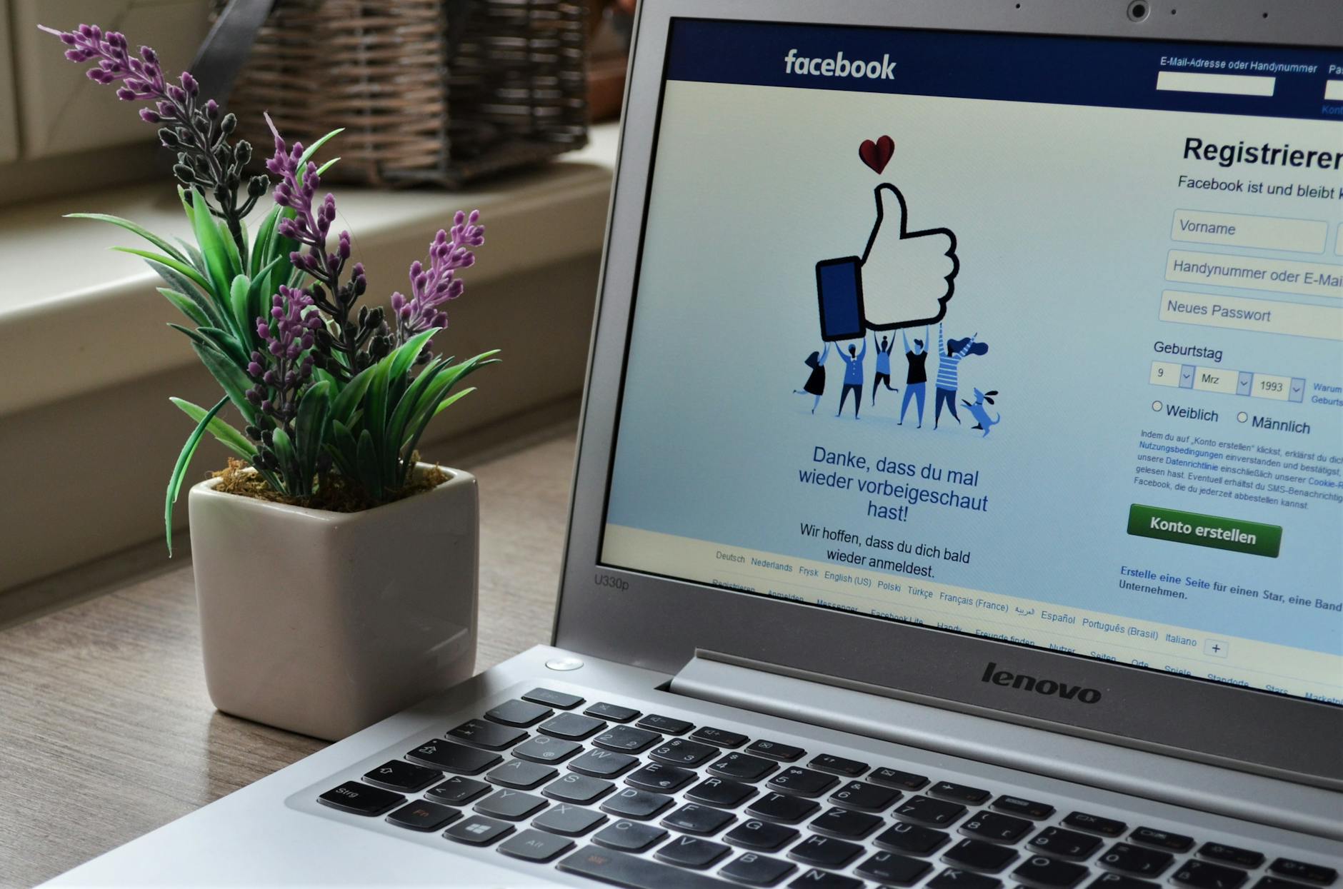 Facebook for Authors in 2025: Still Relevant or a Thing of the Past?